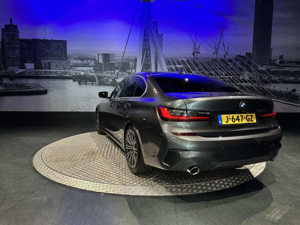 BMW 3-serie 320i high executive *facelift*memory*hud*camera*keyless