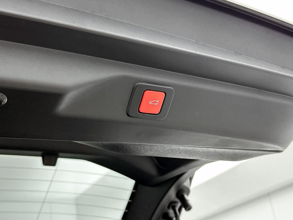 Peugeot E-3008 gt avantage 210 pk 73 kwh | trekhaak | 360 vision camera | w