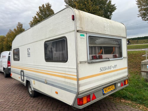 Knaus | Voortent | 4 Persoons | Toilet + Truma kachel