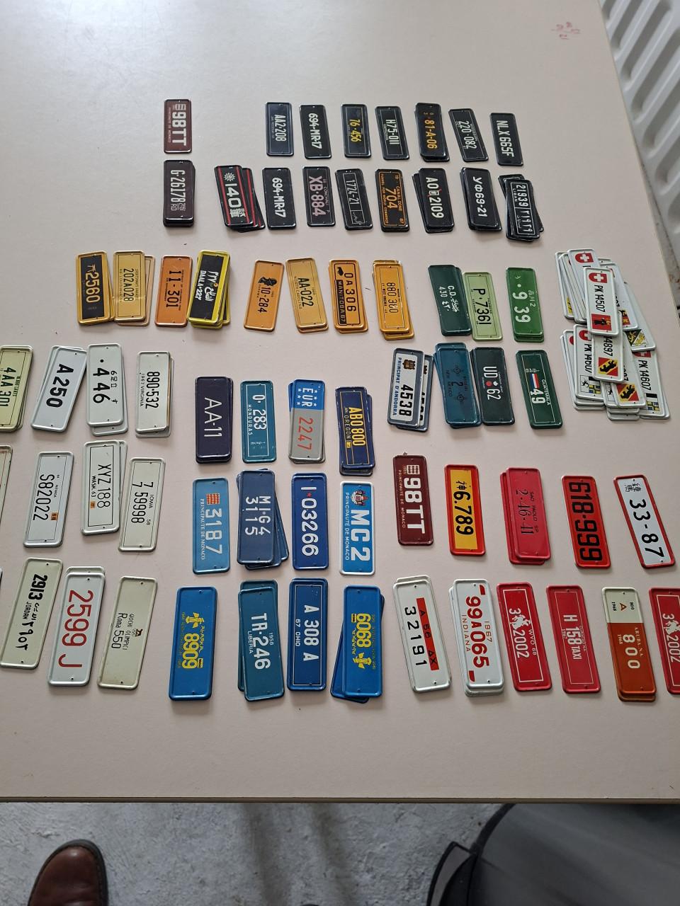 Miniatuur auto- plaat- nummers