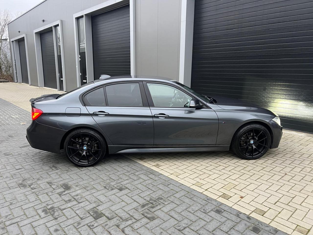 BMW 3-serie 320i M-SPORT Origineel NL