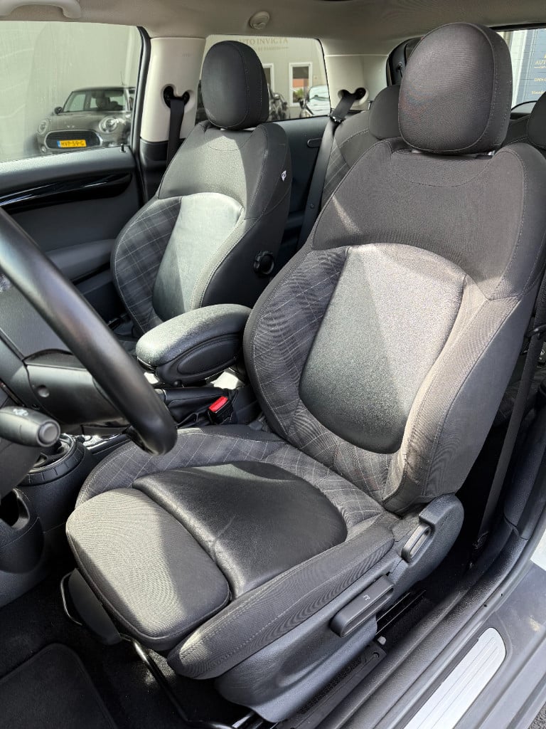 Mini Cooper 1.5 - chili - pano