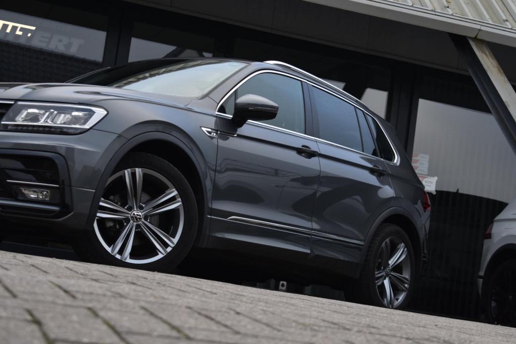 Volkswagen Tiguan 1.5 tsi act r-line | trekhaak | nap | apple carplay | and