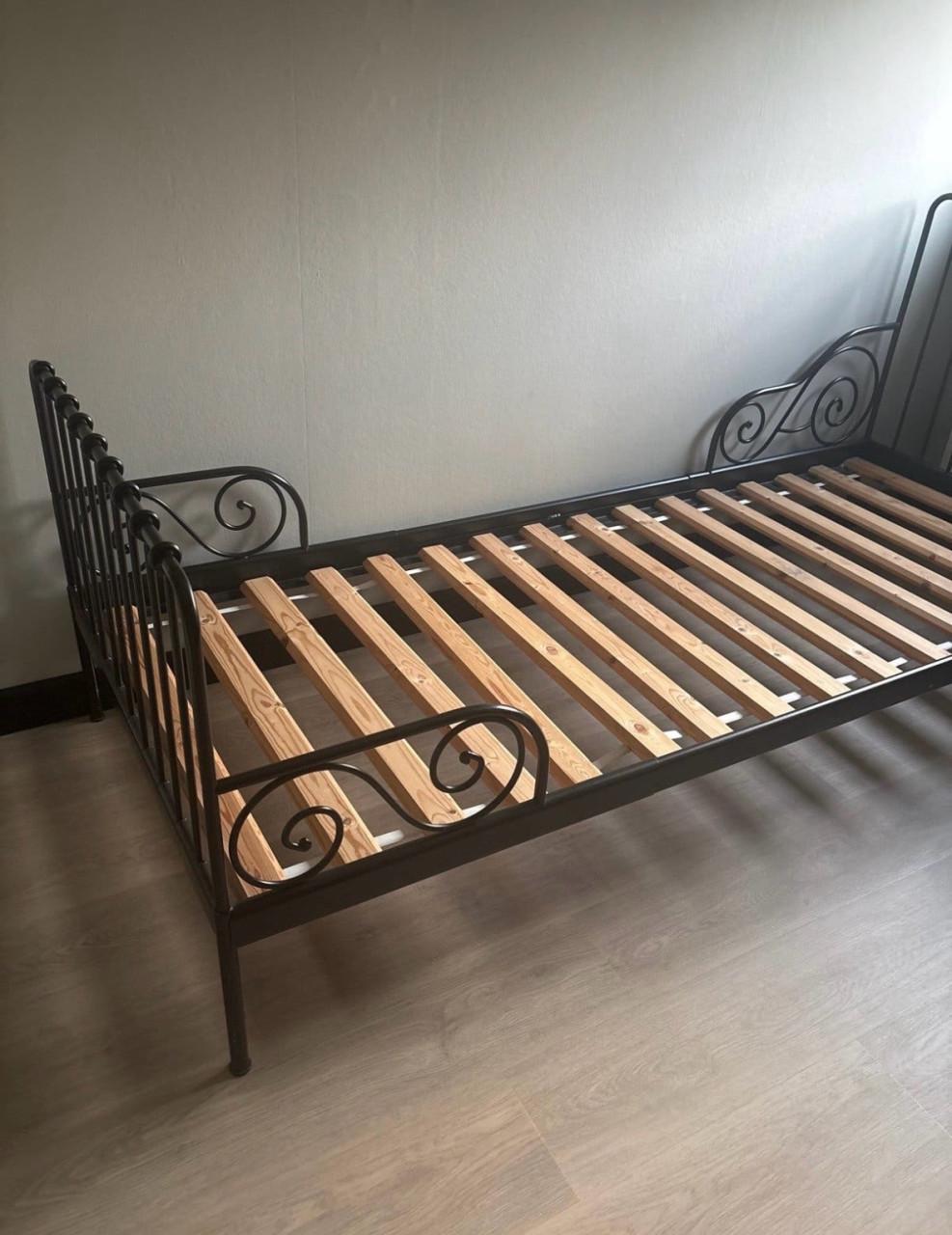 Ikea minnen meegroeibed zwart