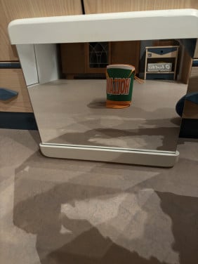 Mooie spiegel met witte houten omlijsting