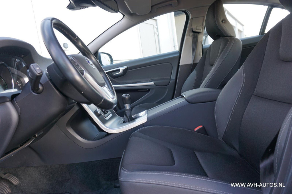 Volvo S60 1.6 t3 momentum