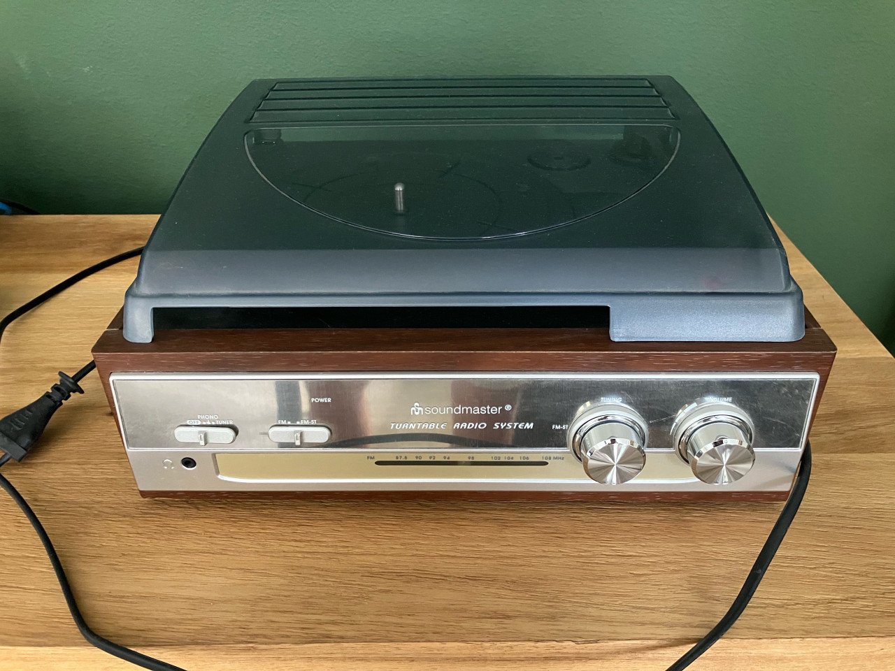 Platenspeler met radiofunctie z.g.a.n.