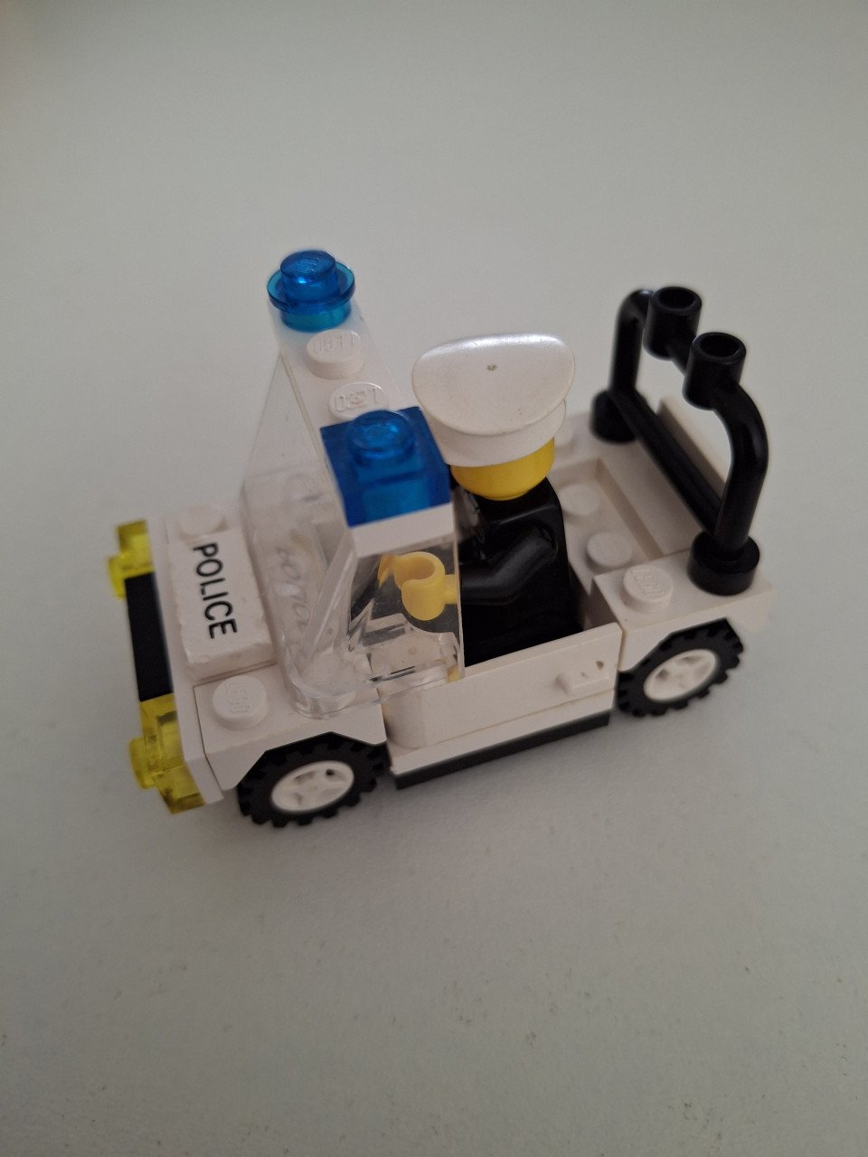 2 vintage Lego  Police sets