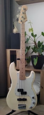 Squier Affinity PJ Bass Olympic White met upgrades 2024