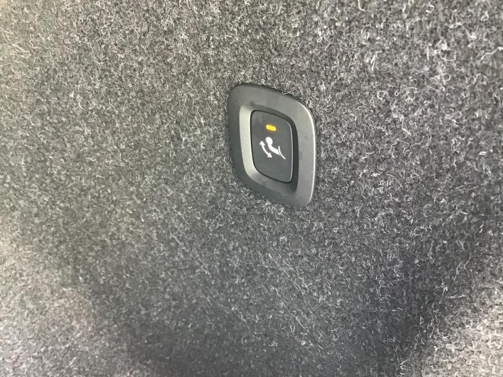 Volvo XC40 t4 190pk aut. momentum nieuwstaat i parkassist i navigatie i cru