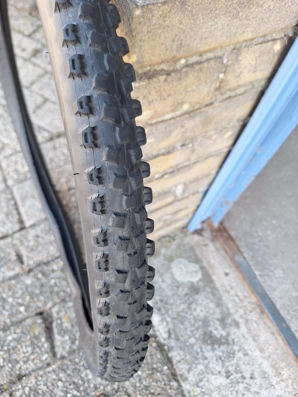 Gratis Hutchinson mtb band 26x2.15 inch.