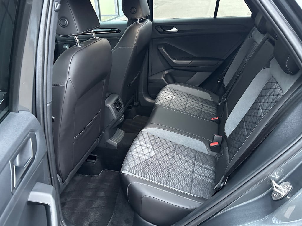 Volkswagen T-roc 1.5 tsi 150pk dsg r-line | elek. achterklep | camera | key