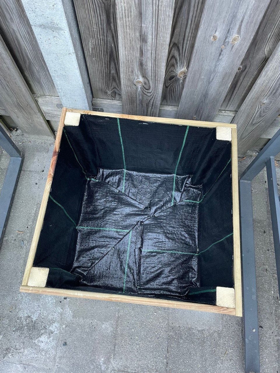 Mooie nieuwe houten bloembak  50 x 50 x 50 (handgemaakt)