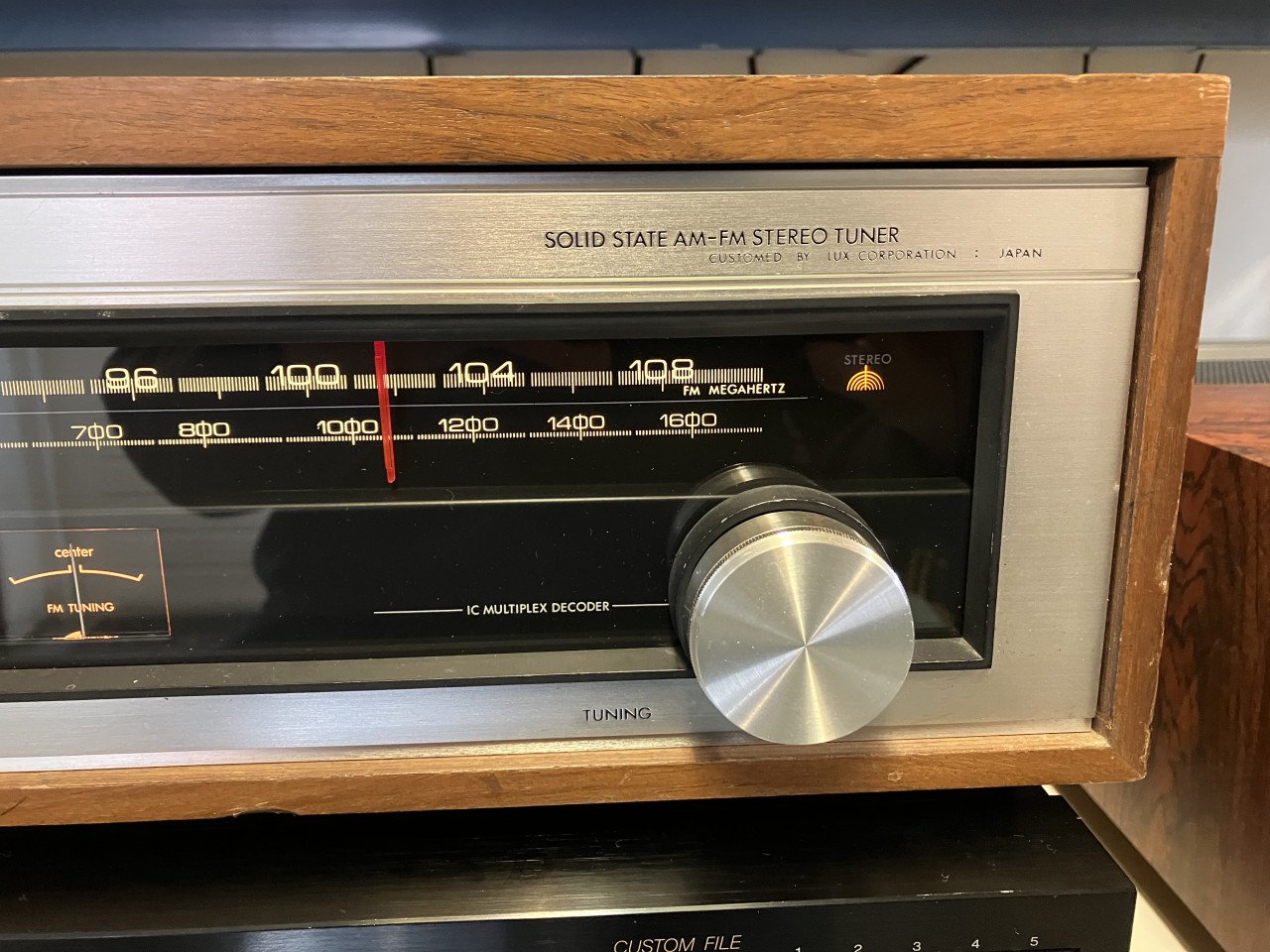 Luxman T-550V vintage tuner houten kast volledige service en garantie