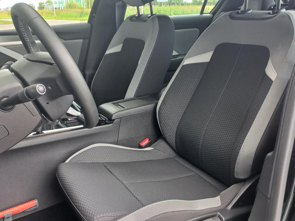 Opel Astra 1.2 edition 110pk | navi | climate | pdc | lmv |