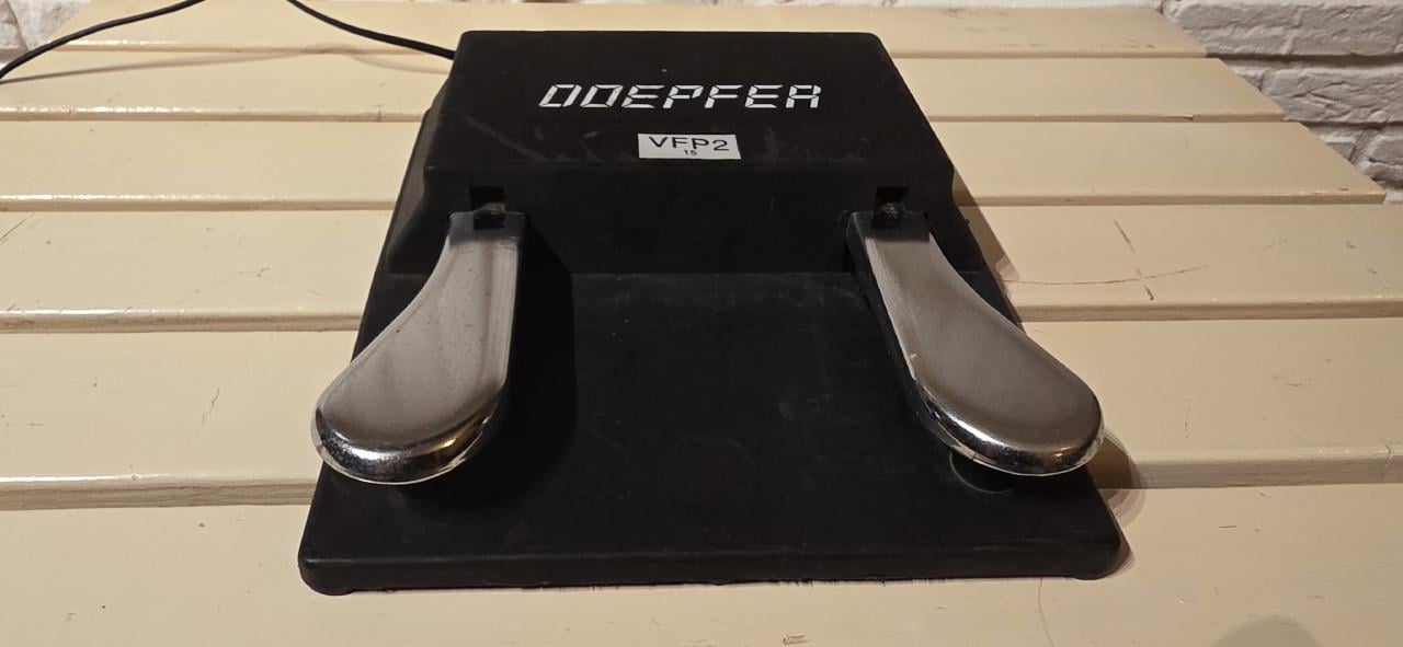 Doepfer LMK2 Piano en Roland JV 1010 synthesizer