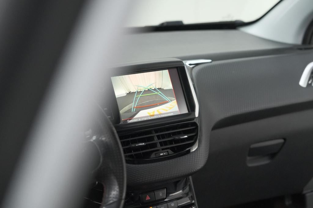 Peugeot 2008 puretech 110 eat6 gt | trekhaak | camera | panoramadak | apple