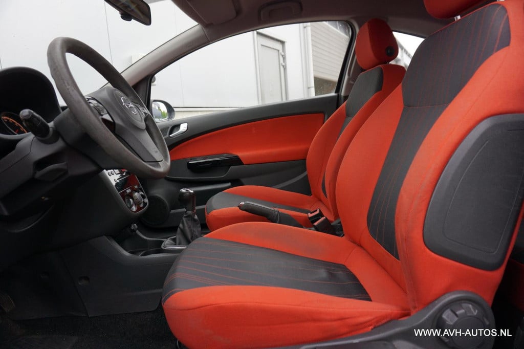 Opel Corsa 1.2-16v enjoy