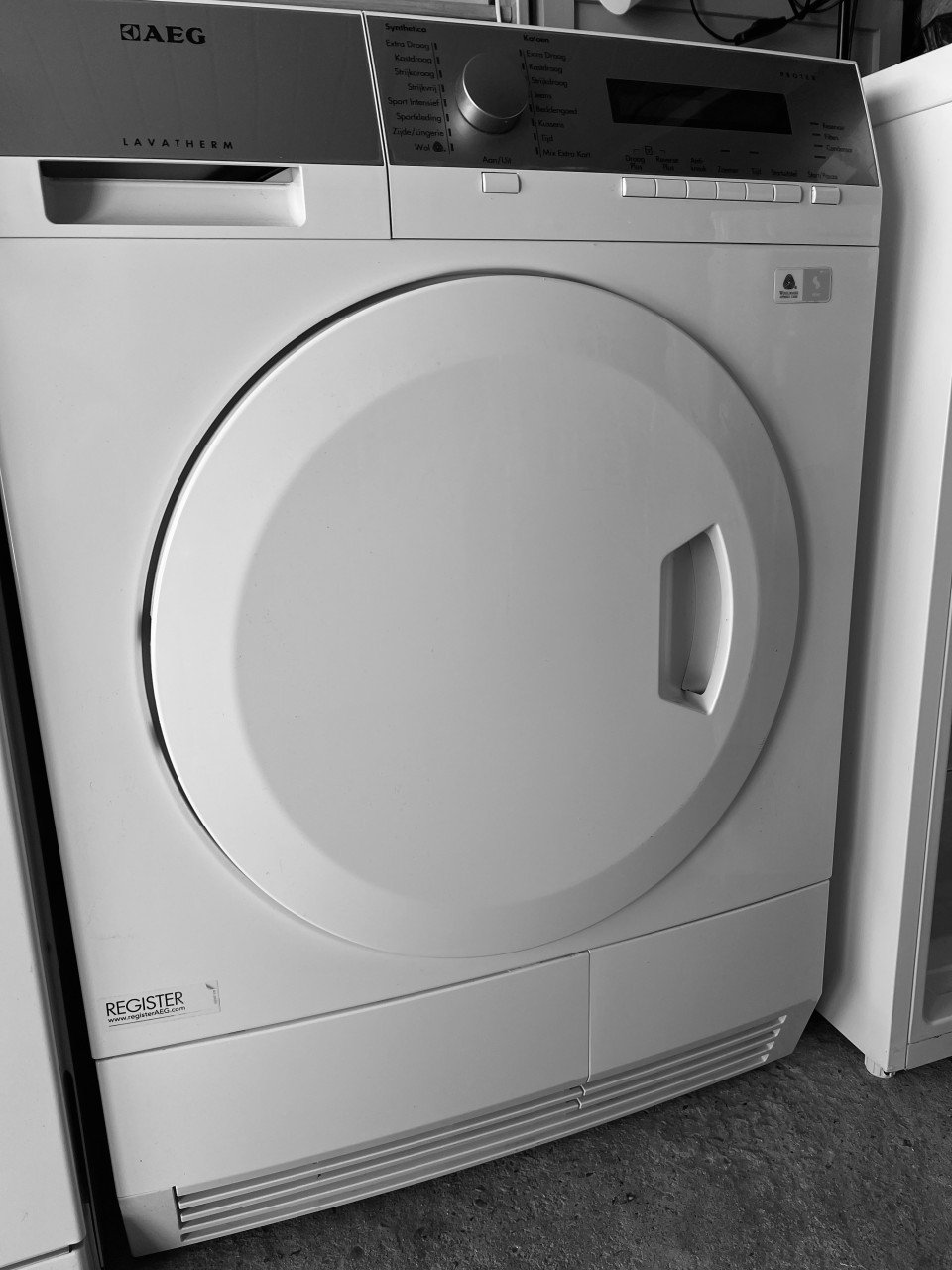 AEG warmtepompdroger 7 kg A+ weinig gebruikt. Schoon en fris