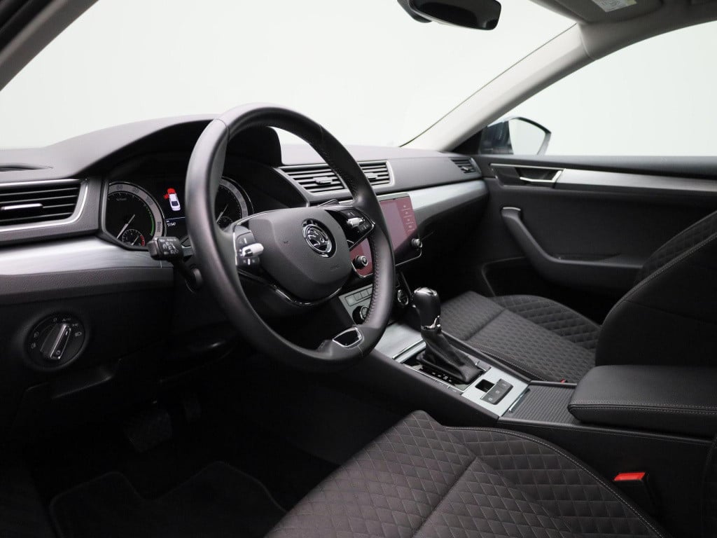 Skoda Superb combi 1.4 tsi iv business edition | automaat | navigatie | cam