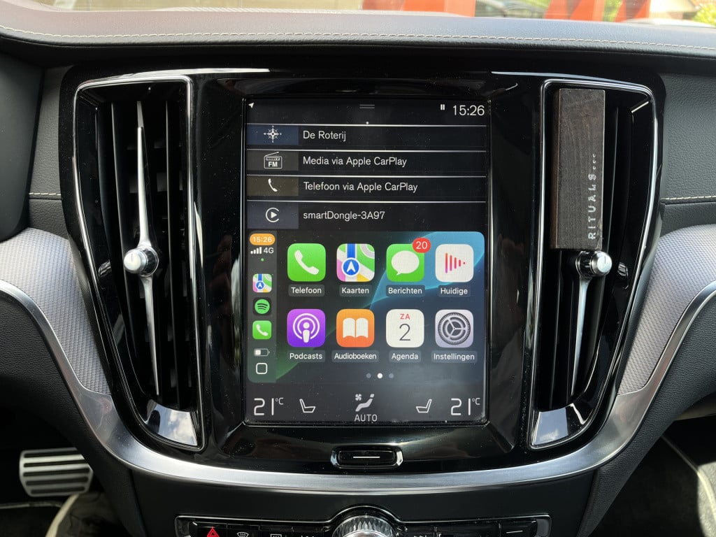 Volvo S60 2.0 t5 r-design | pano | pilot assist | head-up | carplay | stuur