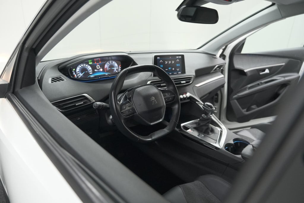 Peugeot 3008 puretech 130 allure | camera | dodehoekdetectie | elektronisch