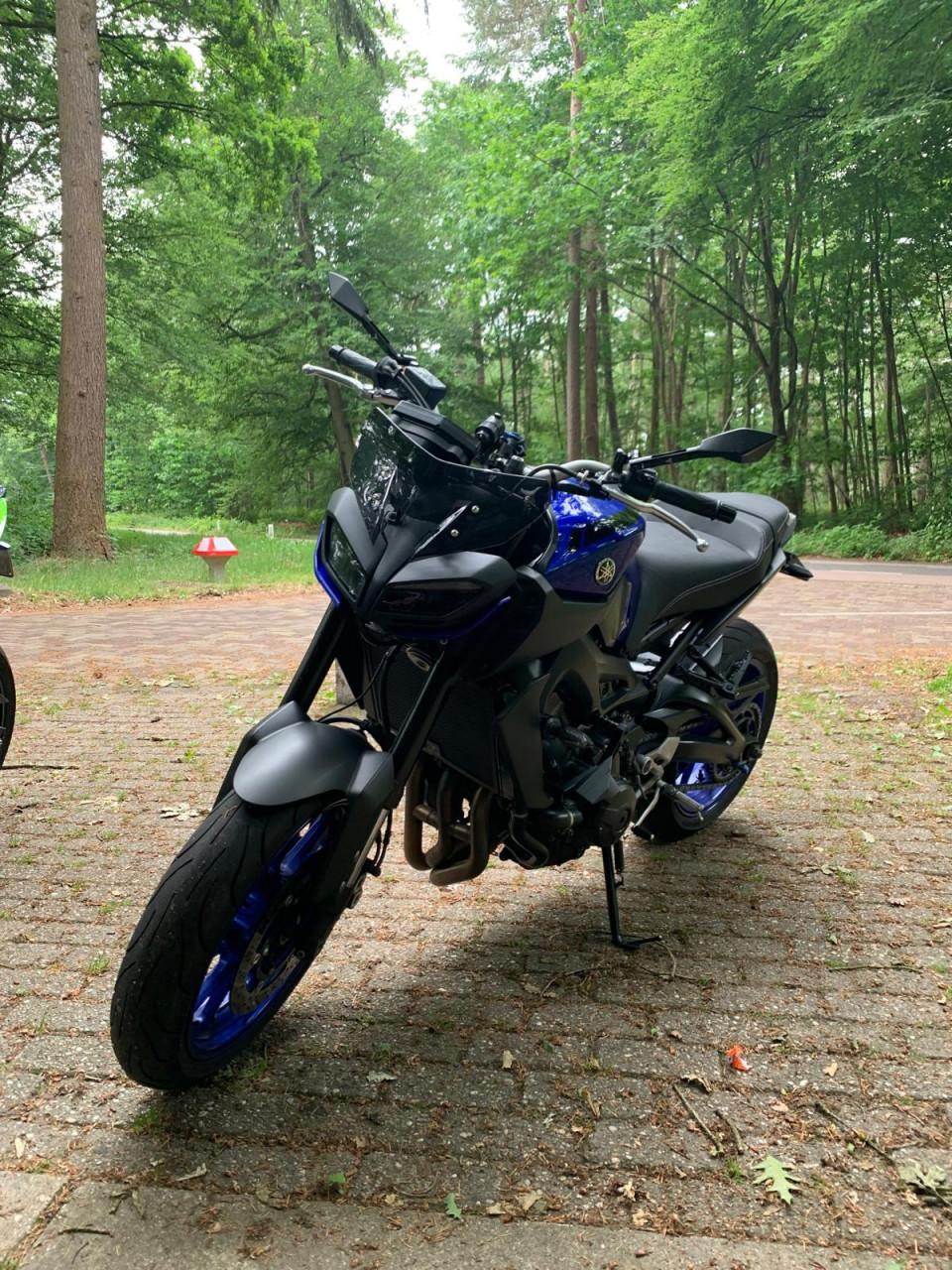 Yamaha MT09 - Akrapovic Racing Line - BOMVOL