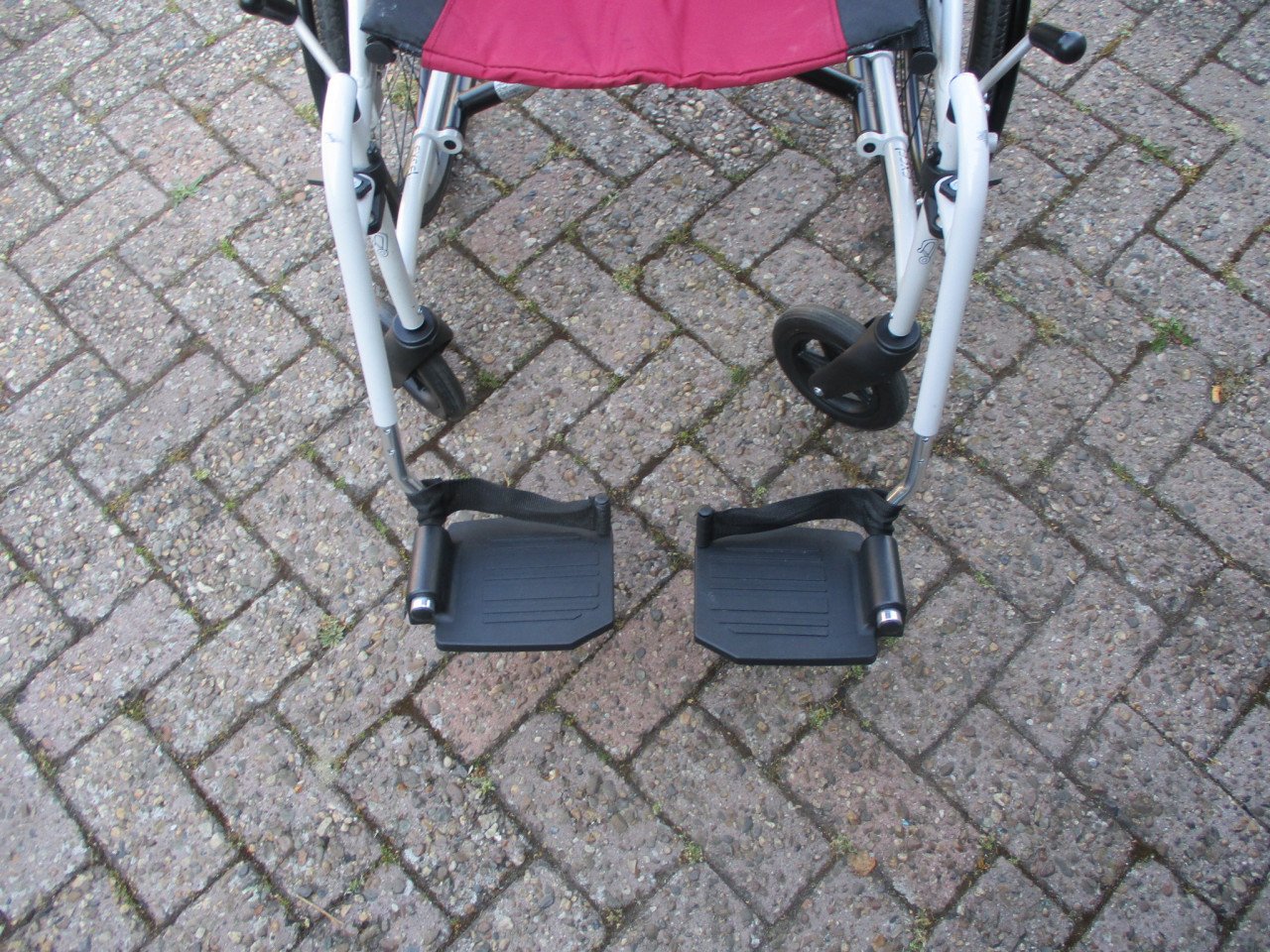Zgan G-Logic+ opvouwbare lichtgewicht rolstoel met neerklapbare rugleuning