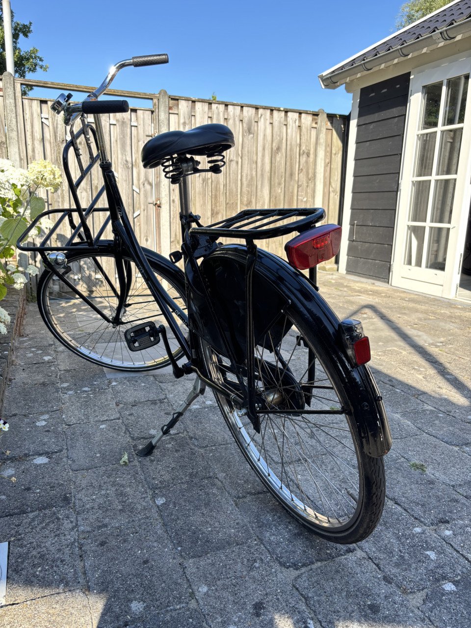 Nette zwarte omafiets