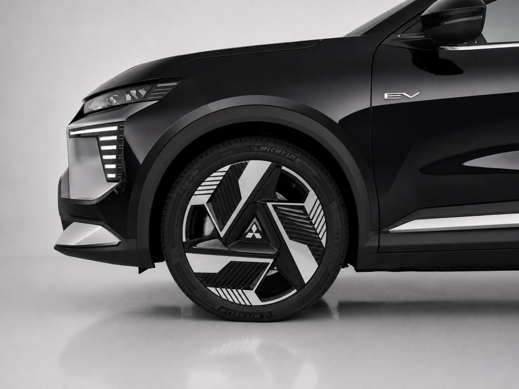 Mitsubishi Eclipse Cross intense+ 87 kwh