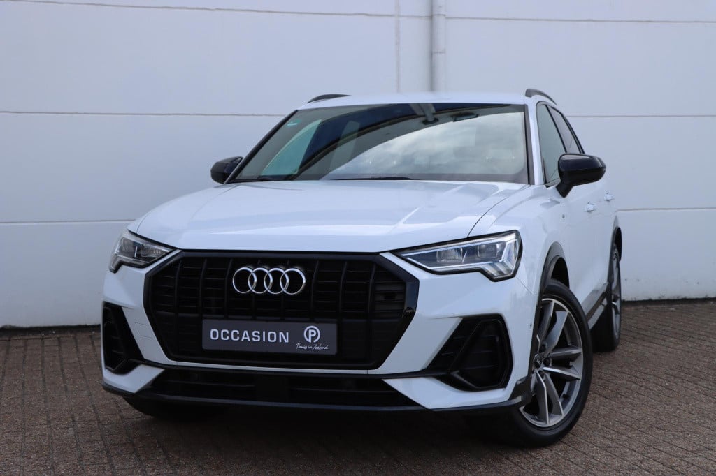 Audi Q3 35 tfsi s line s-tronic