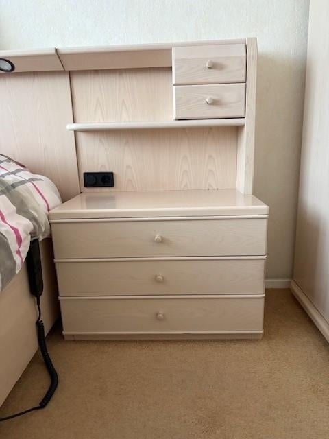 Compleet Slaapkamer ameublement (bed, kledingkast, nachtkastjes etc)