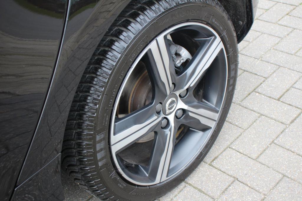 Volvo V40 1.5 t2 r-design automaat - leder/alcantara - led - navi - pdc + c
