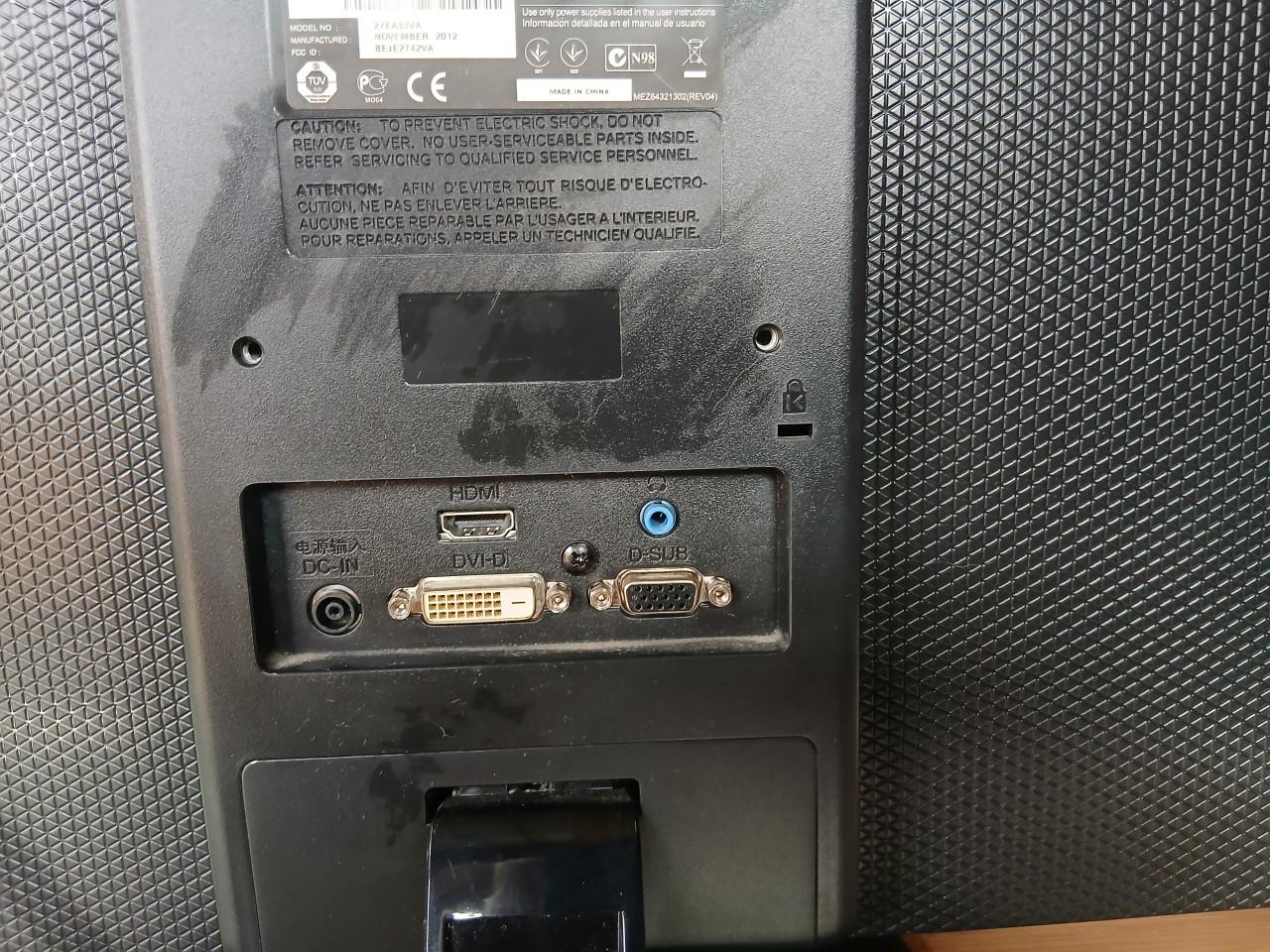Te koop 2x lg monitor 70 cm diagonaal