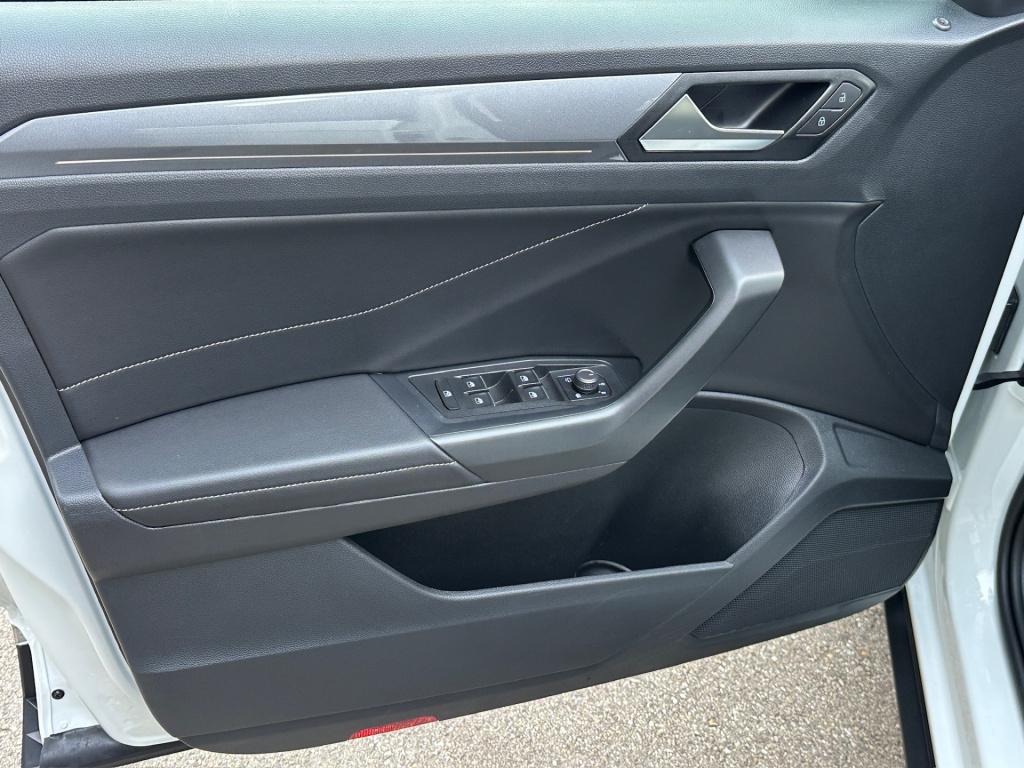 Volkswagen T-roc 1.5 tsi 150pk dsg style | trekhaak | navi | iq light | ada