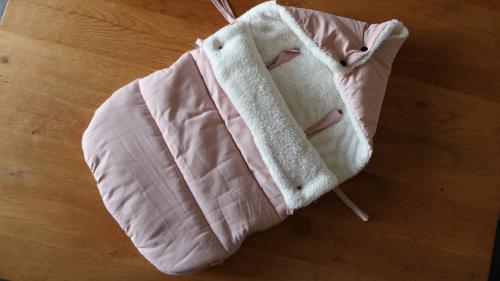 Prénatal voetenzak groep 0+ nagenoeg nieuw €20,00