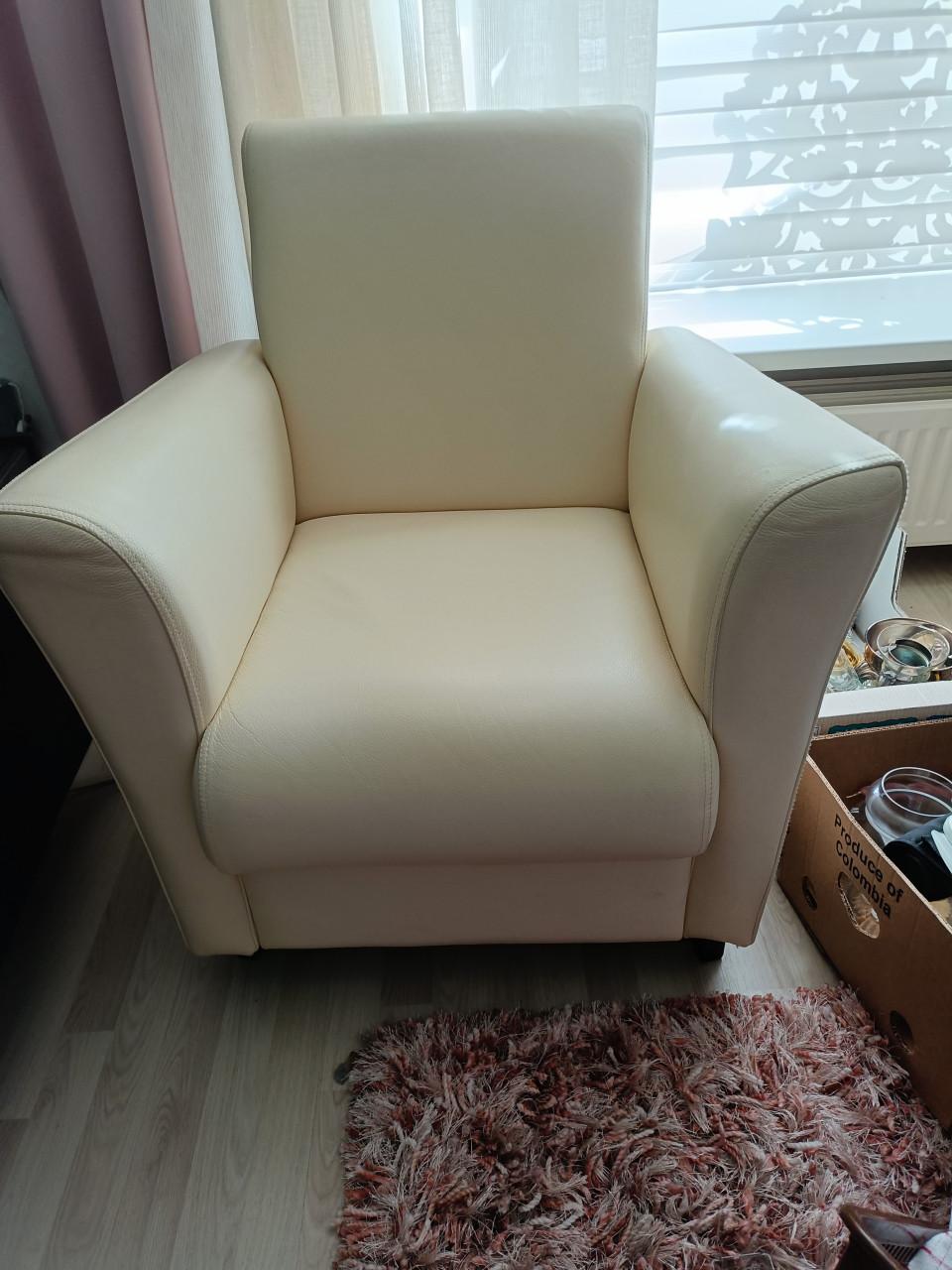 Roze tweepersoonsbankje. En 2 stoelen. Ook los van elkaar te koop