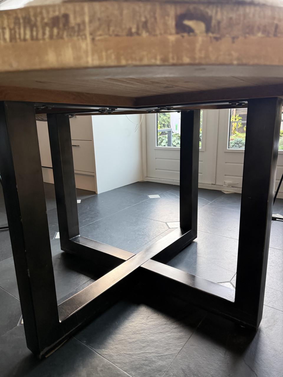 Ronde eettafel