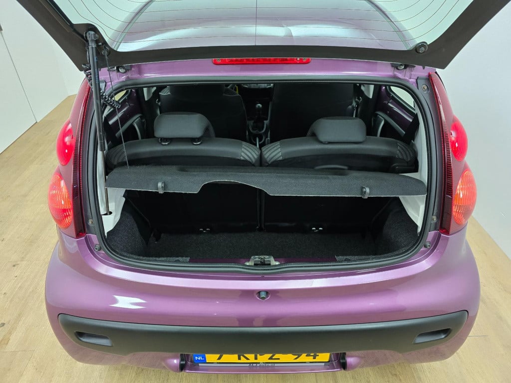 Peugeot 107 occasion 1.0 active leuke kleur met airco en sportvelgen | radi