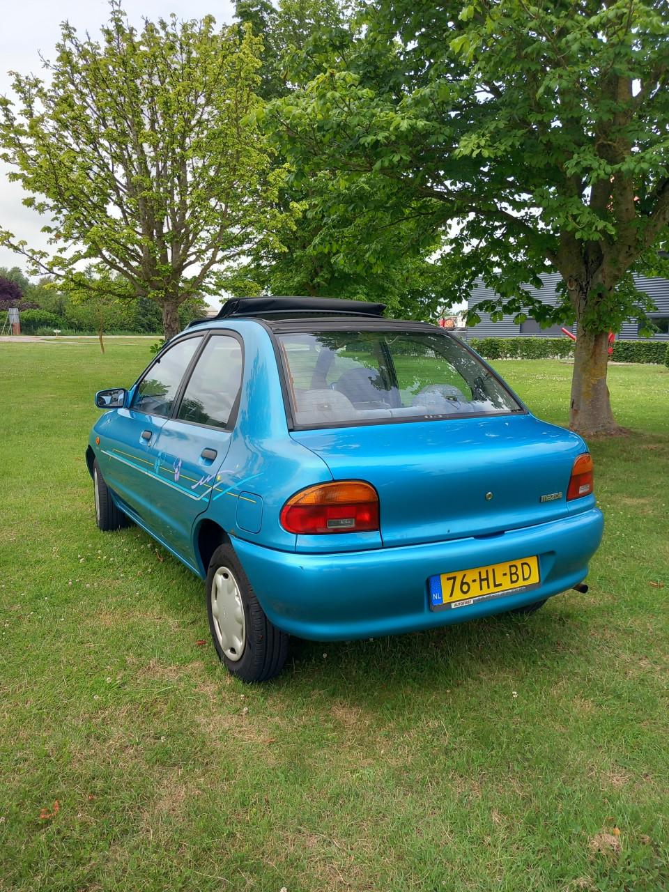 Mazda 121 db Cabrio top Bolhoedje 2 jaar apk