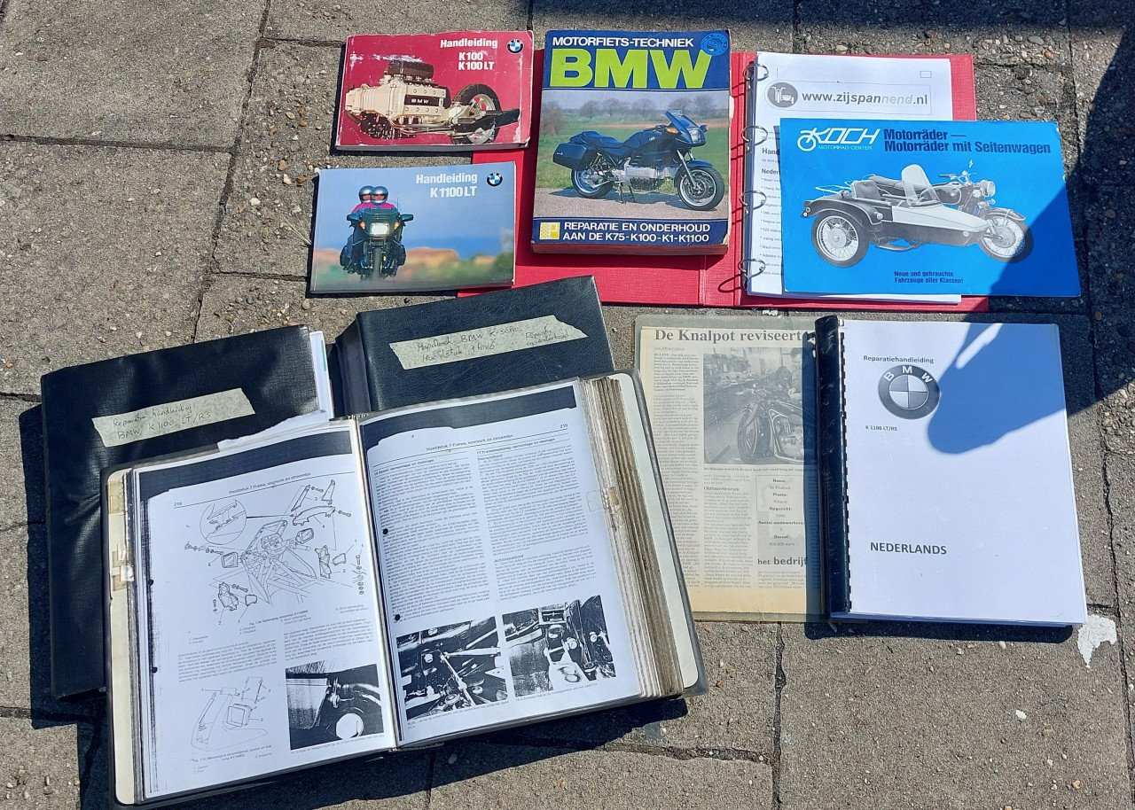 BMW K1100LT zijspan   1993 -  nieuwe banden – project!