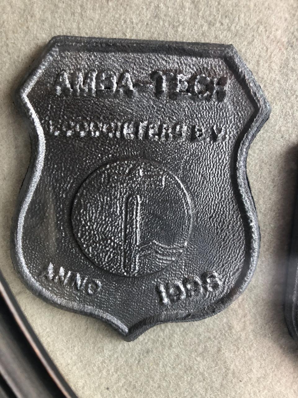 Loden schildjes in kader