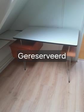 Klein buro