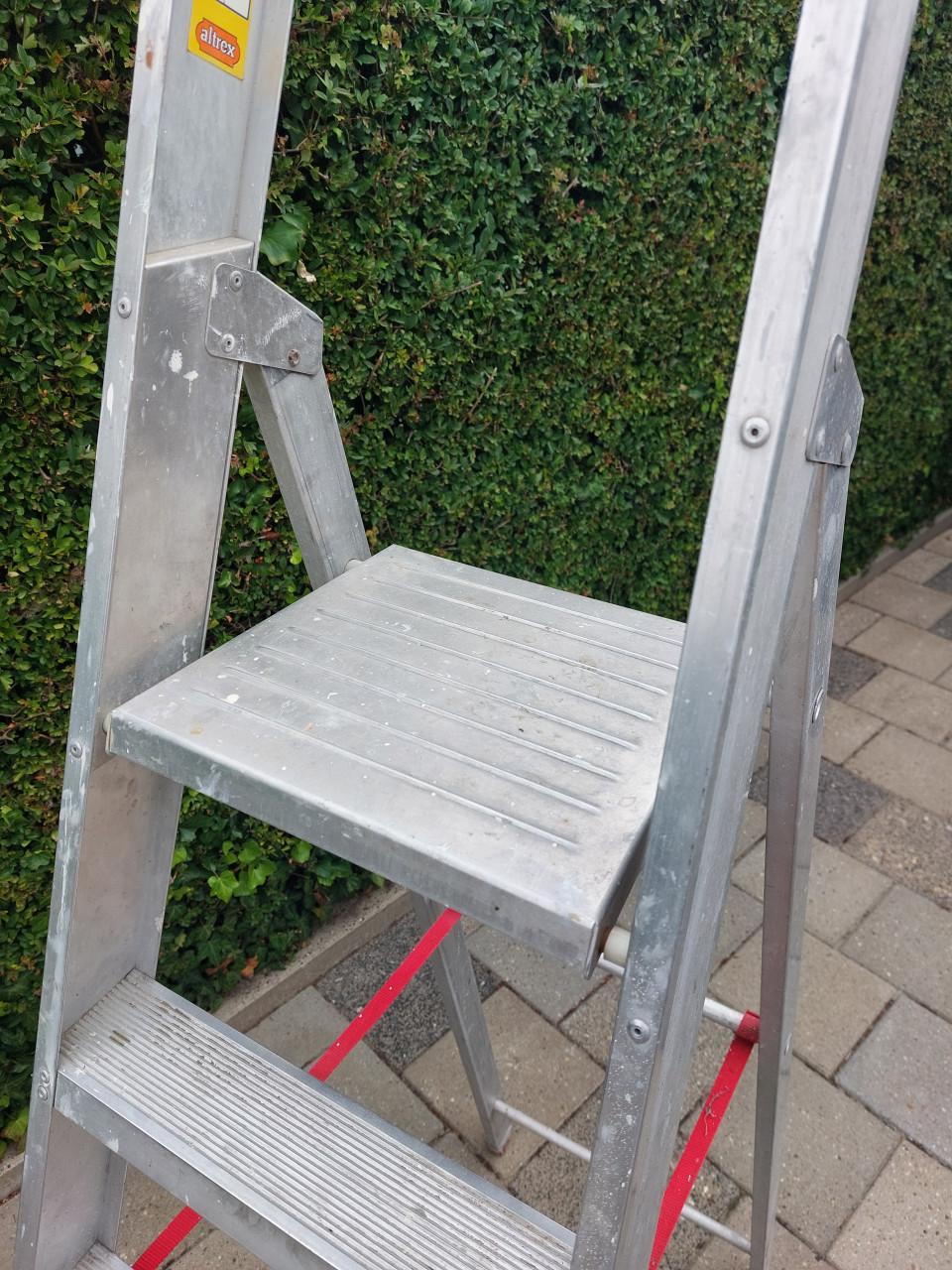 Stevige professionele Altrex trap