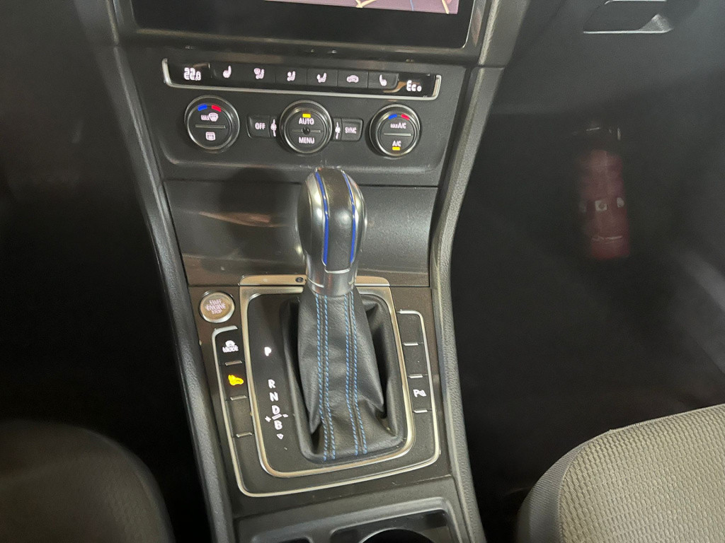 Volkswagen E-golf e-golf 136pk, virtual cockpit, apple carplay, navigatie