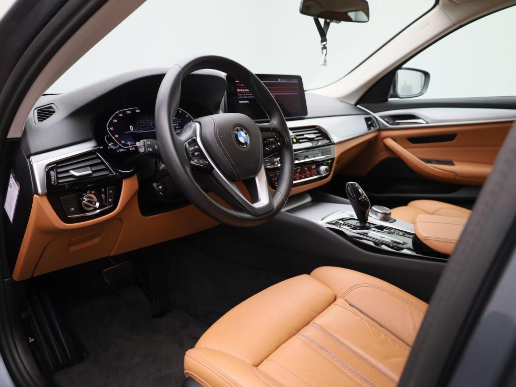BMW 5 Serie touring 520i business edition plus | automaat | lmv | navigatie