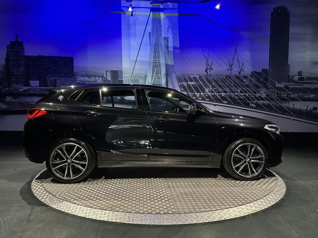 BMW X2 sdrive20i high executive m-pakket *sportstoelen*