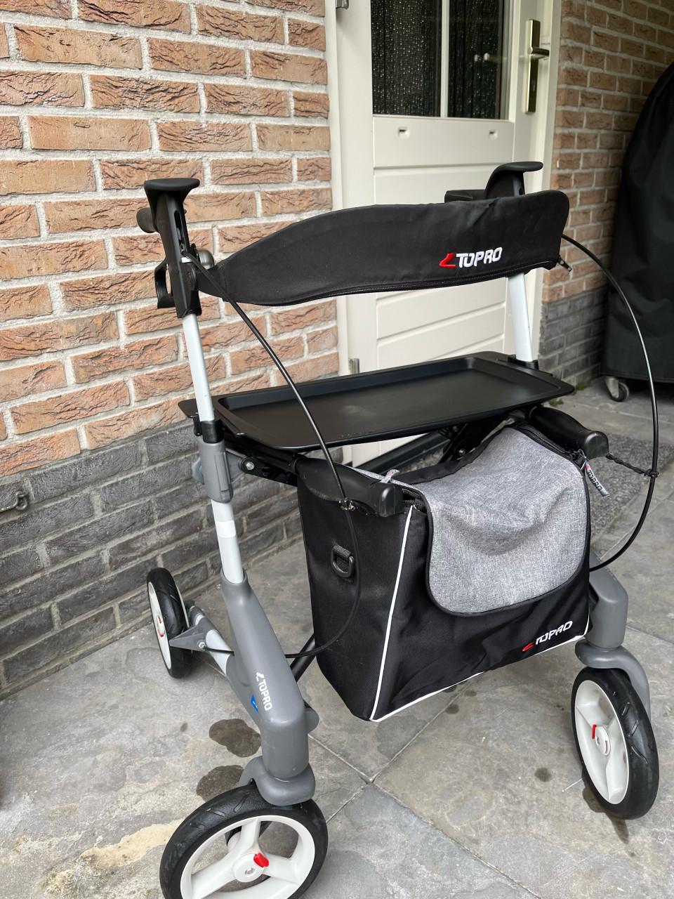 ZGAN Rollator merk Topro met tas en dienblad
