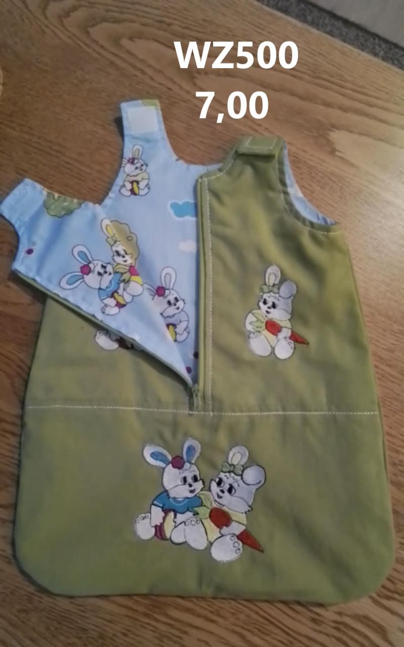Poppenkleertjes baby born. Slaapzak. Opbrengst KiKa.