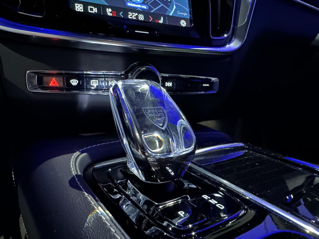 Volvo V60 2.0 t6 plug-in hybrid awd plus dark long range my2023 *1e eigenaa